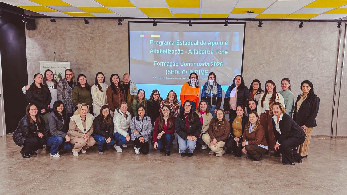 COORDENADORA GERAL DE EDUCAÇÃO DE IBIAÇÁ PARTICIPA DE FORMAÇÃO CONTINUADA DO PROGRAMA ALFABETIZA TCHÊ